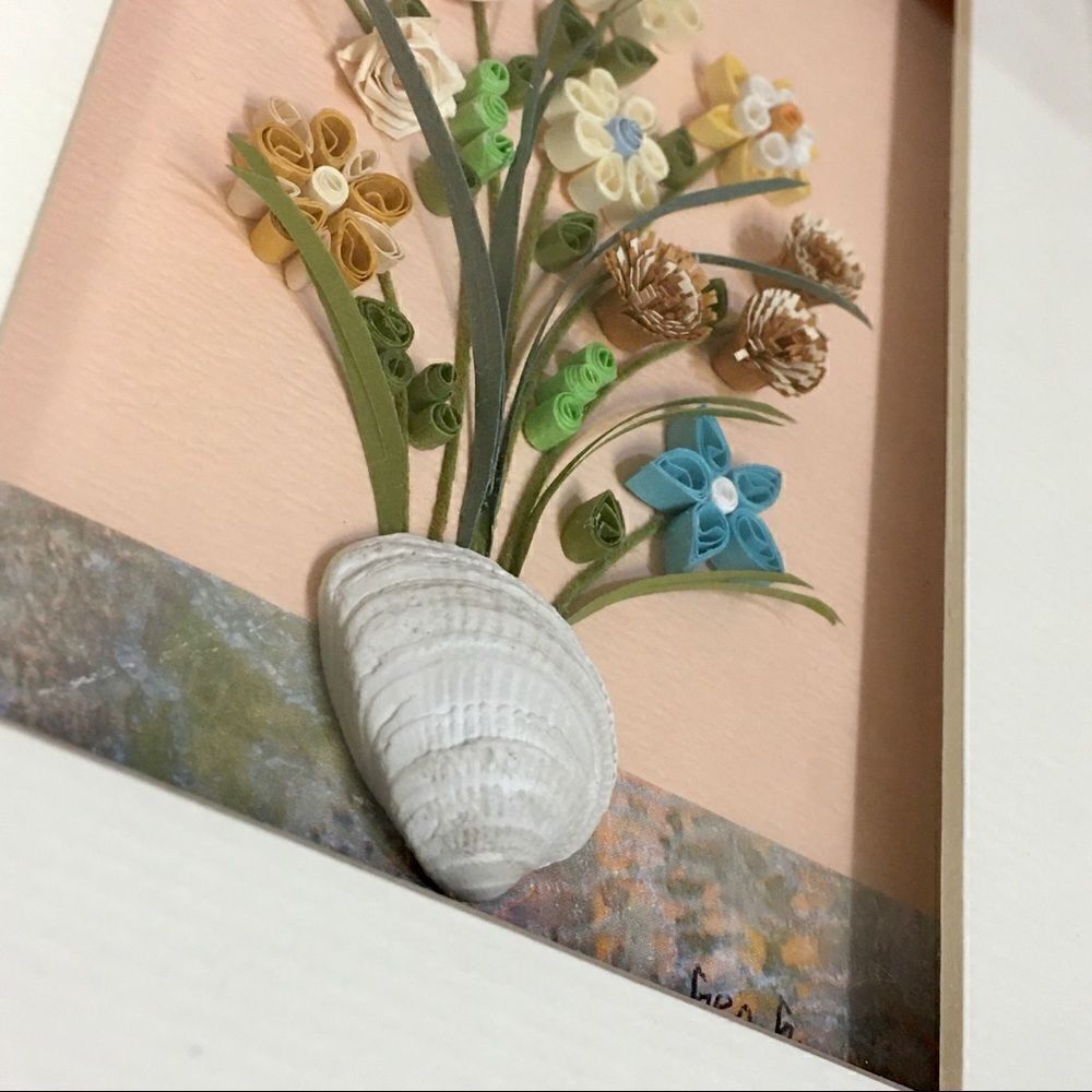 Quill Art Set Artist Signed Floral Shell Motif in Shadow Box - Picture 9 of 16